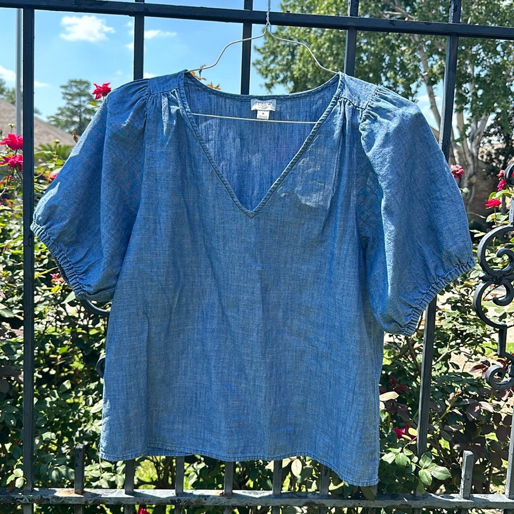 GUC J Crew V Neck Lightweight Blouse, Size Small